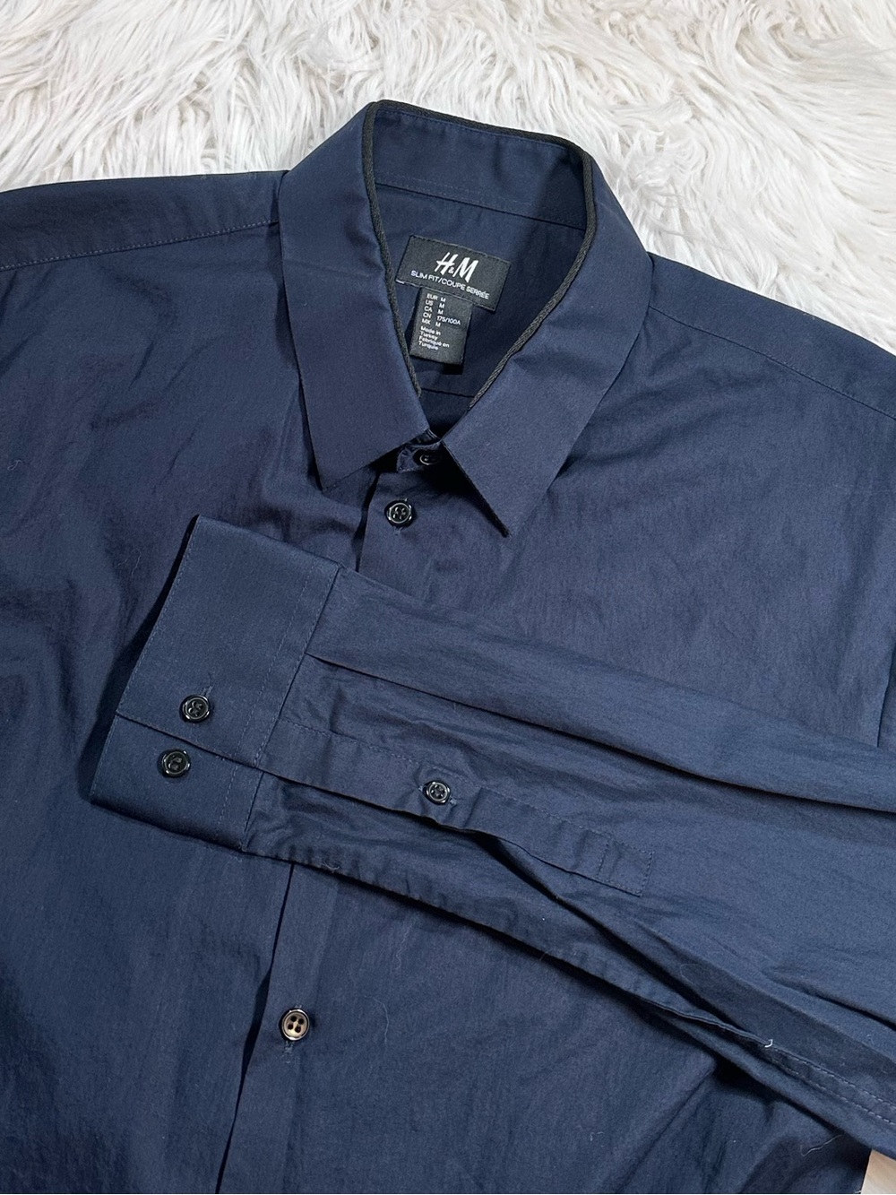 H&M • Men’s Slim Fit 100% Cotton Navy Blue Button Up Dress Shirt